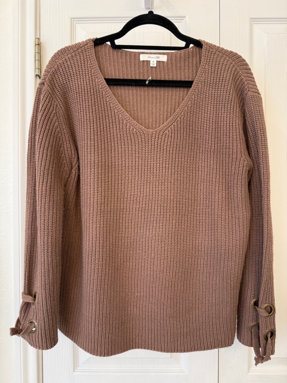 Active USA Mauve Brown V-Neck Knit Grommet Sleeve Sweater Size M